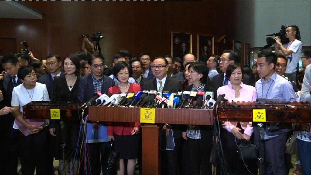 建制派支持梁君彥押後監誓