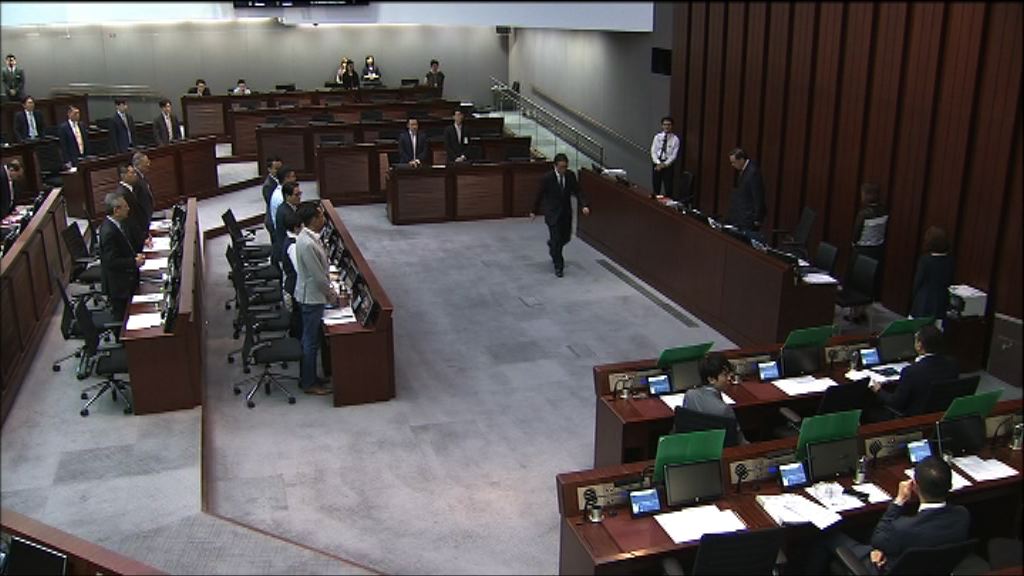 研休會辯論　梁君彥再次暫停會議