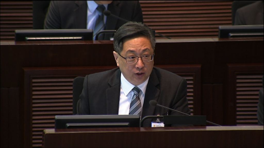 盧偉聰：難要求警員暫不截車協助執法