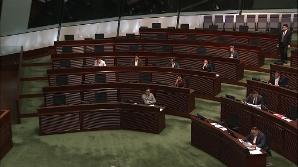 有民主派認同林鄭在民生政策下苦功