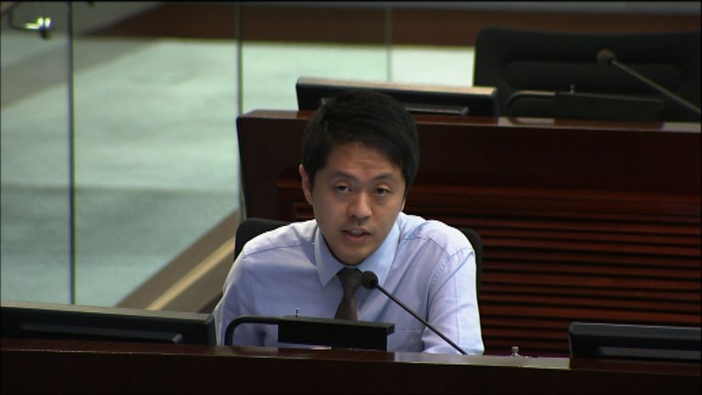 許智峯被指搶保安局職員手機　當局指會跟進