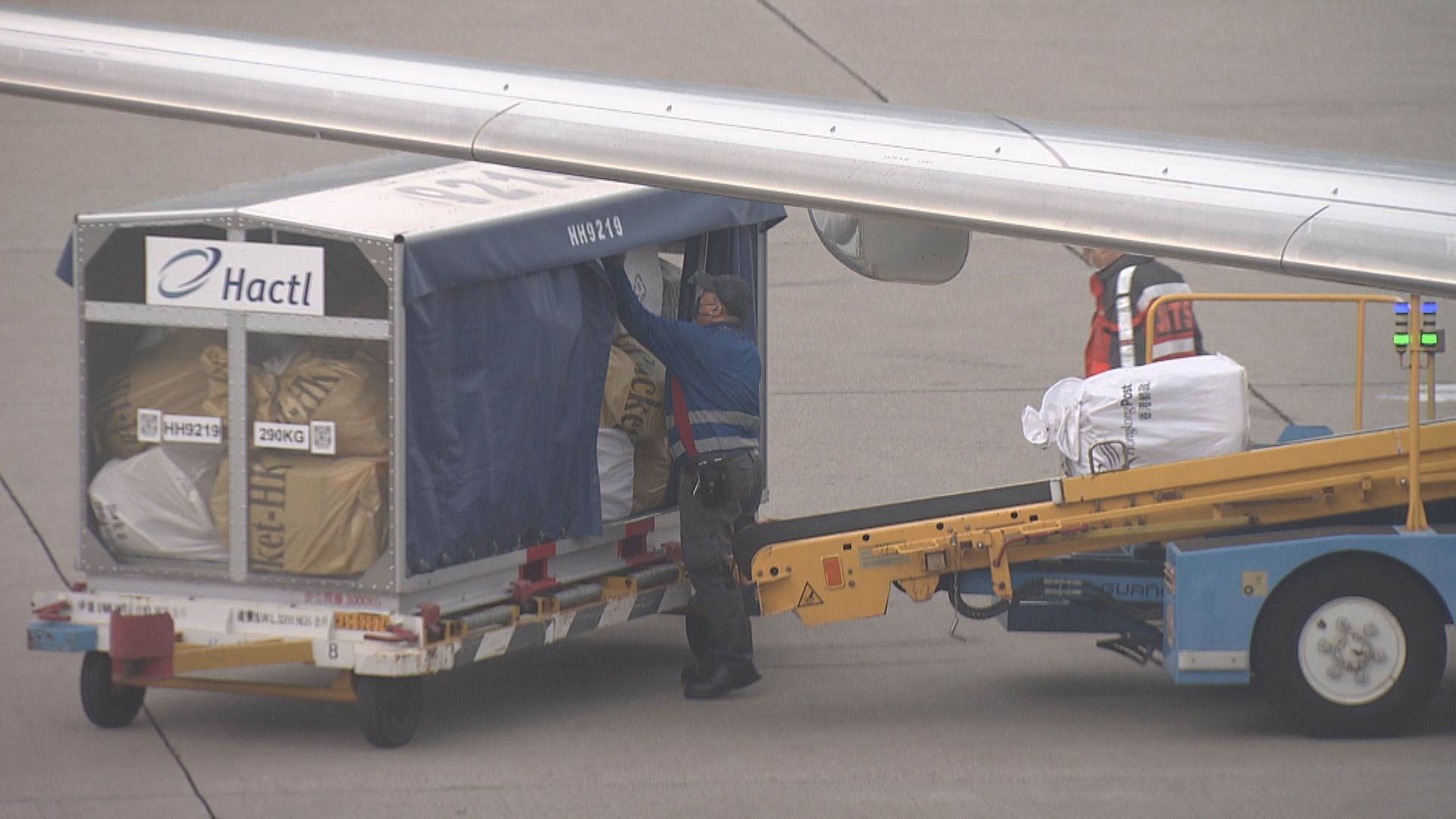 航空業料引6300名外勞 主要居內地、每日來回香港