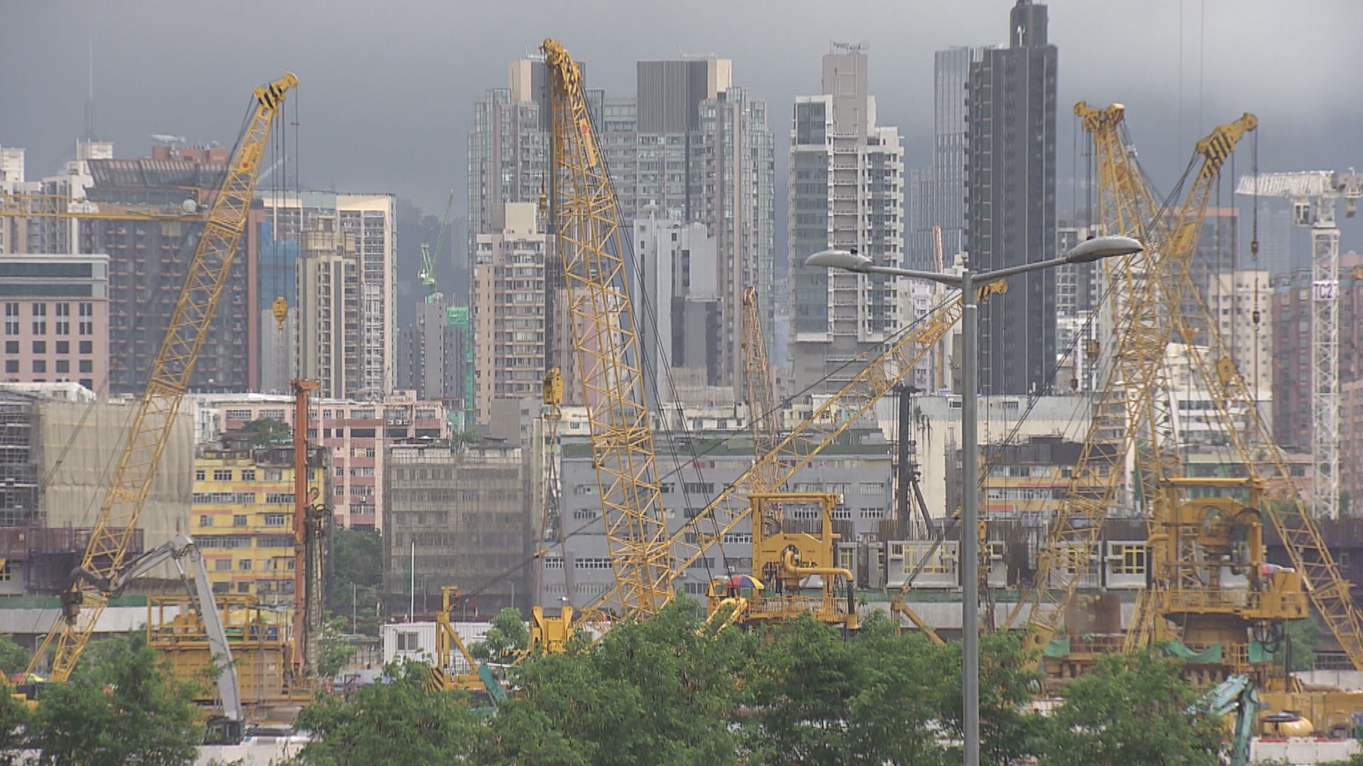 【輸入外勞今截止】建造商會稱空缺多毋須擔心就業 工會憂難再加薪 