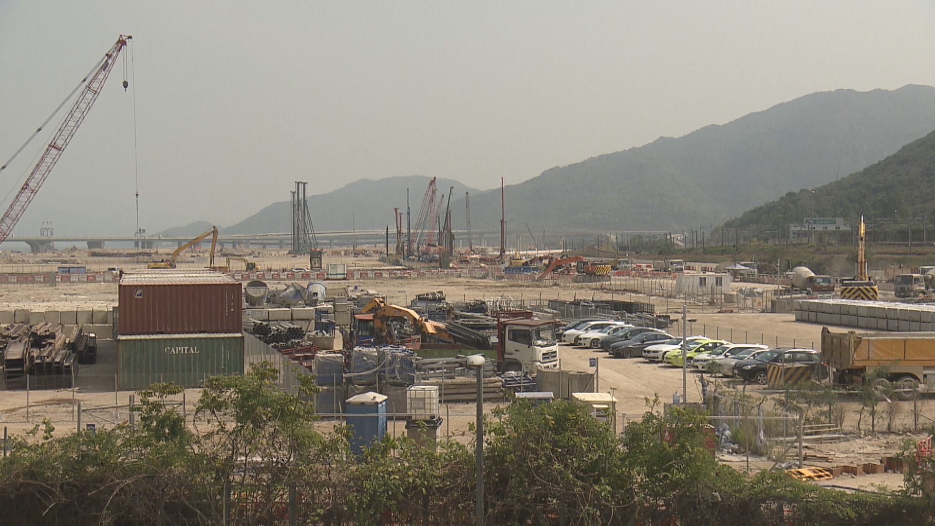 東涌新填海區住宅地中午截標