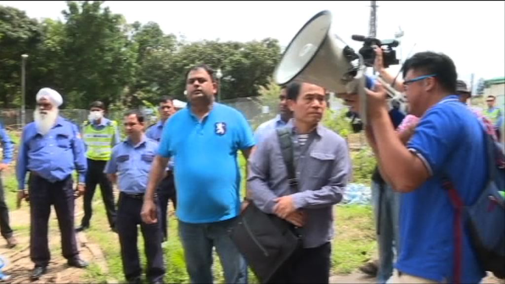 恒基到馬屎埔村呼籲村民離開