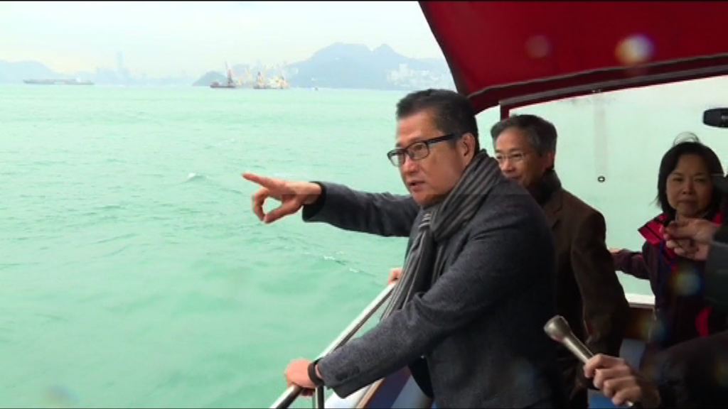 陳茂波率傳媒考察大嶼山遇示威