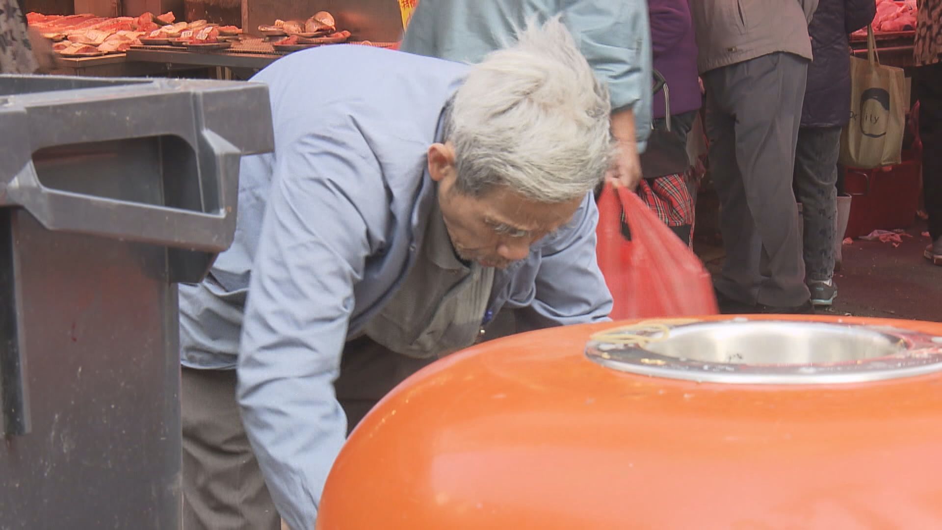 羅致光：扶貧政策要多管齊下