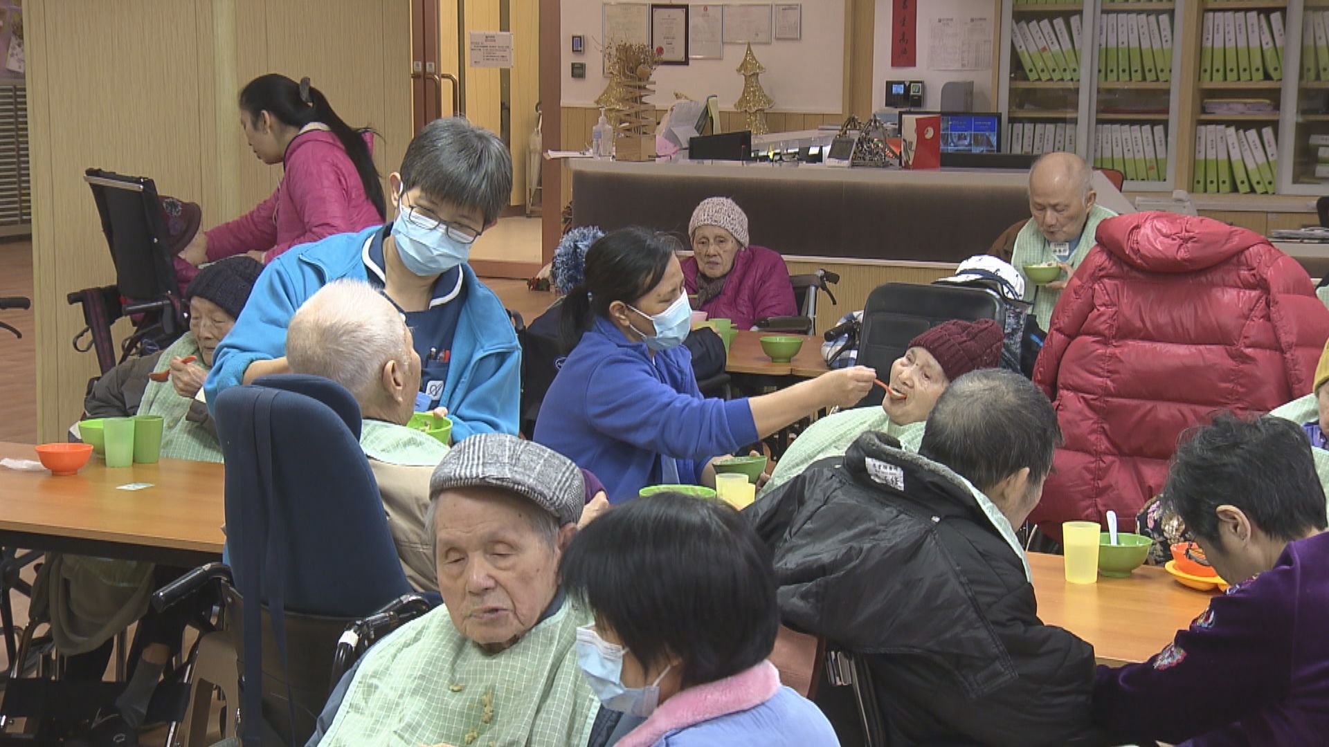 羅致光料失業率上升　鼓勵青年投身社福護理