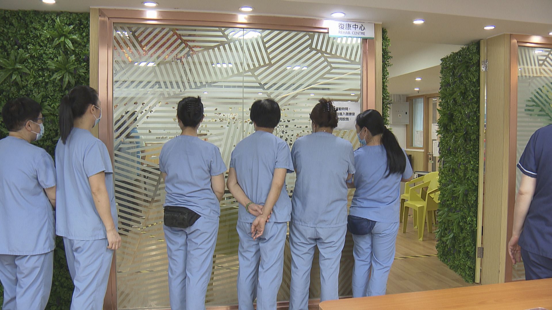 政府擬強制院舍員工每七天檢測一次　社聯要求維持兩周一檢