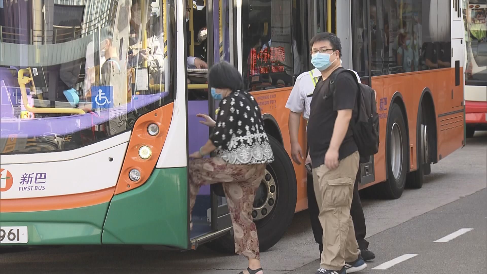 兩元乘車優惠料最快明年首季擴展至60至64歲市民