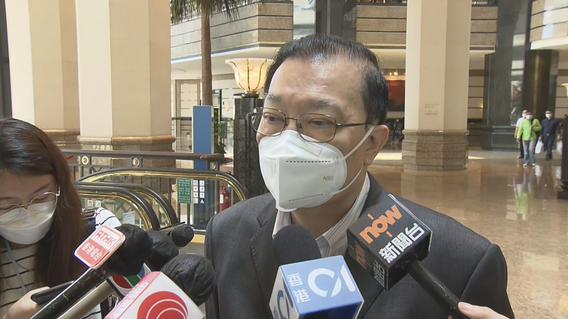 李家超到中環廣場辦公室　譚耀宗稱會協助李家超競選