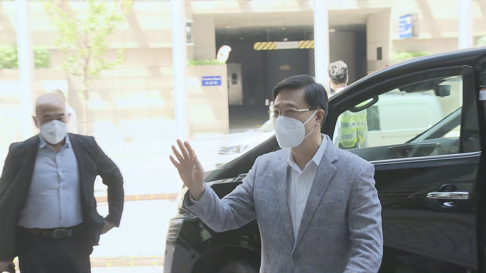 李家超約晤部分選委   競選辦初步統計已收逾二百提名