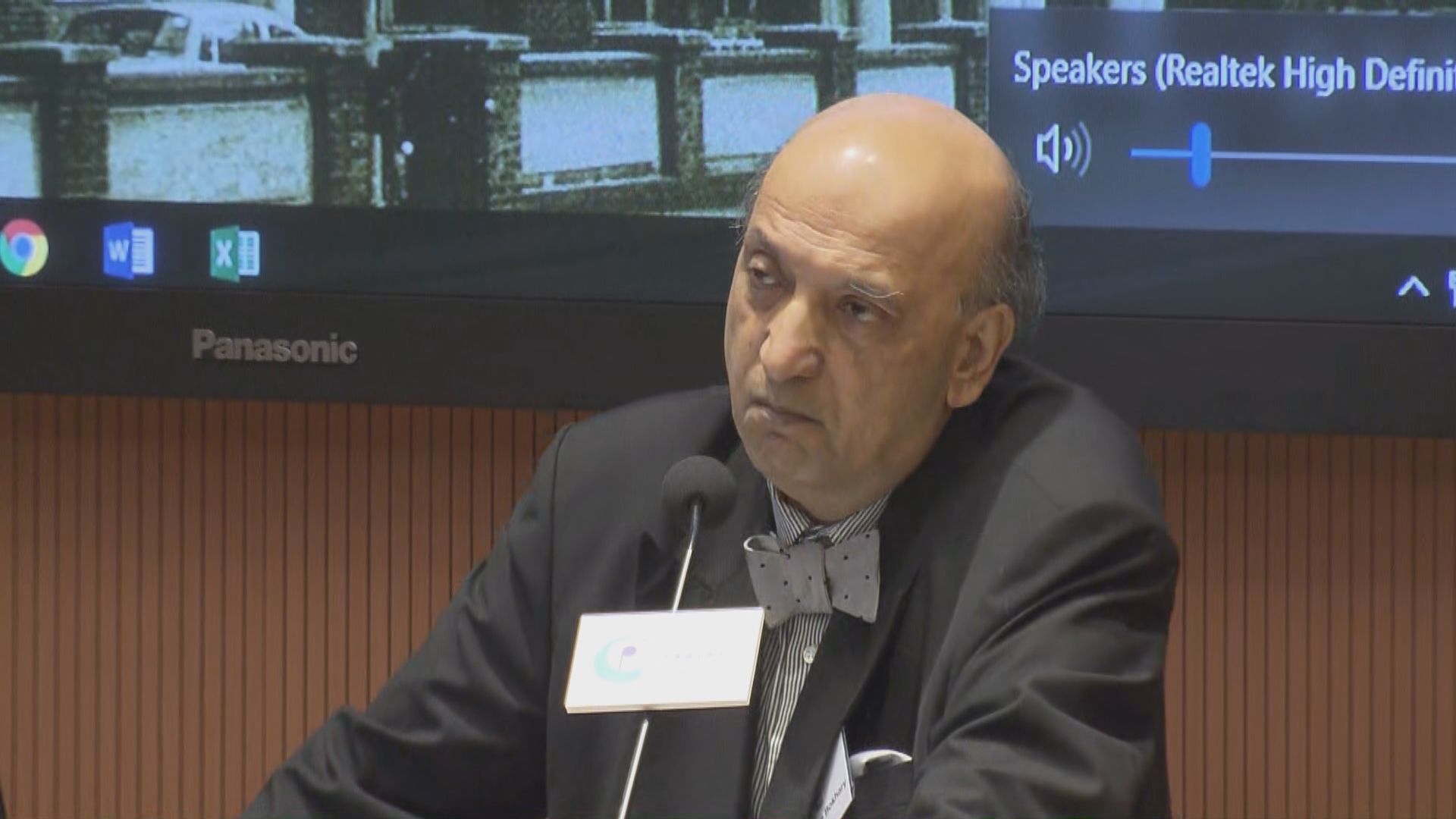 包致金：香港民主發展停滯不前