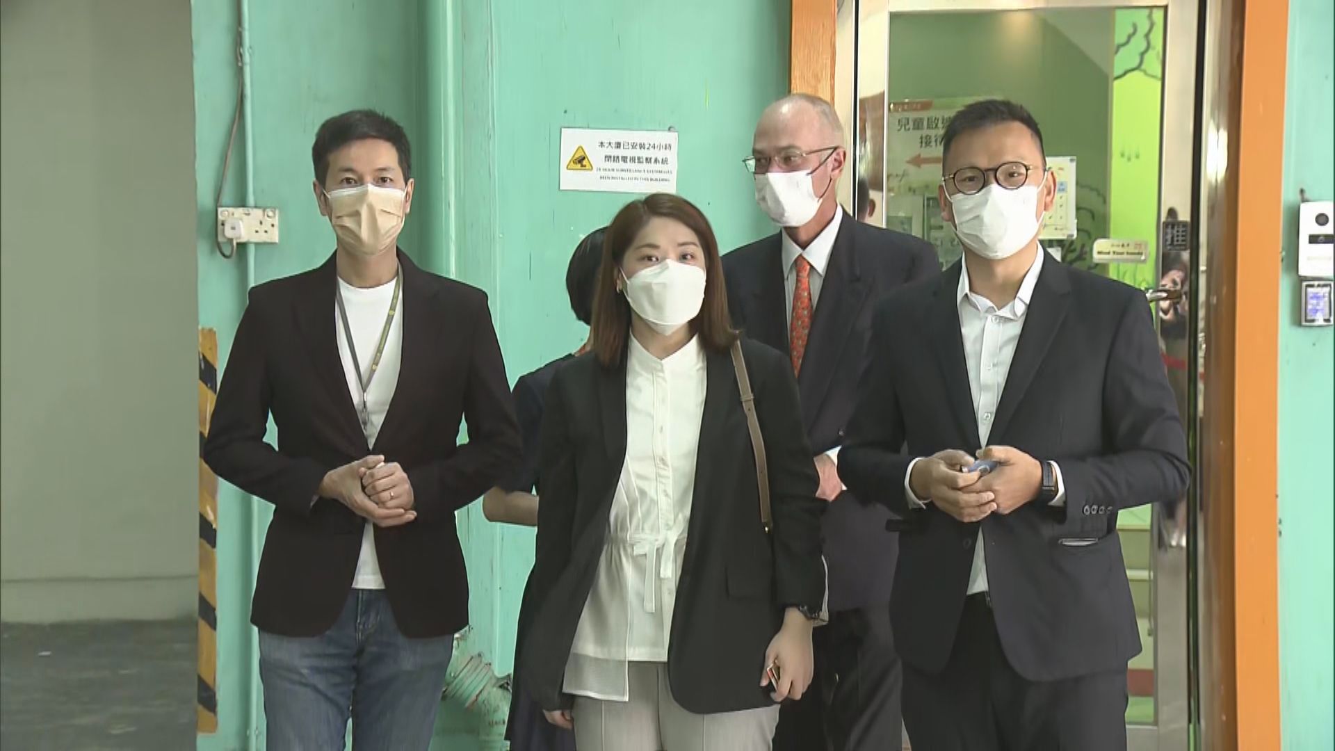 立法會議員視察童樂居　倡以人工智能監察閉路電視