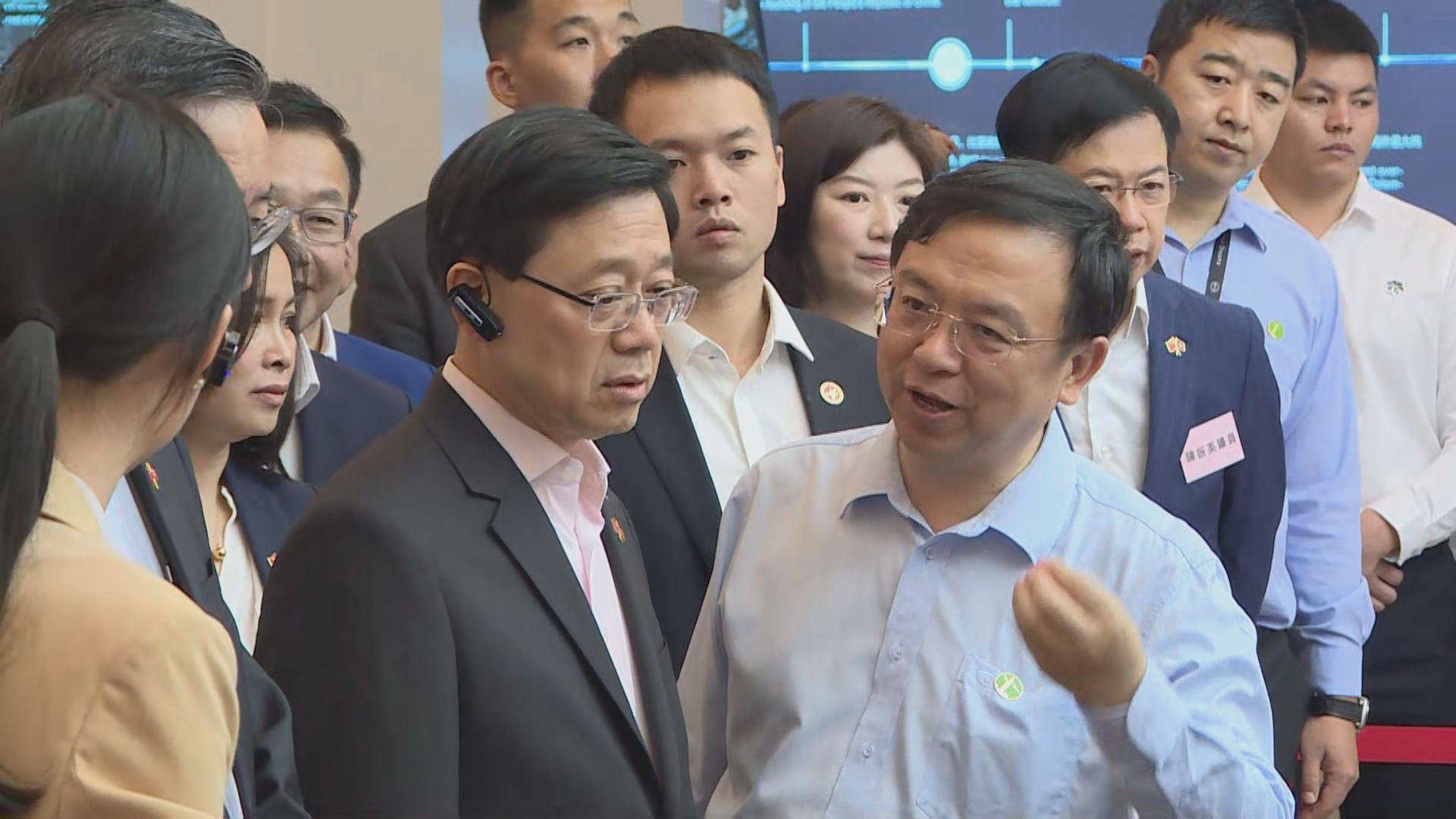李家超率領大灣區考察團　參觀深圳汽車基地