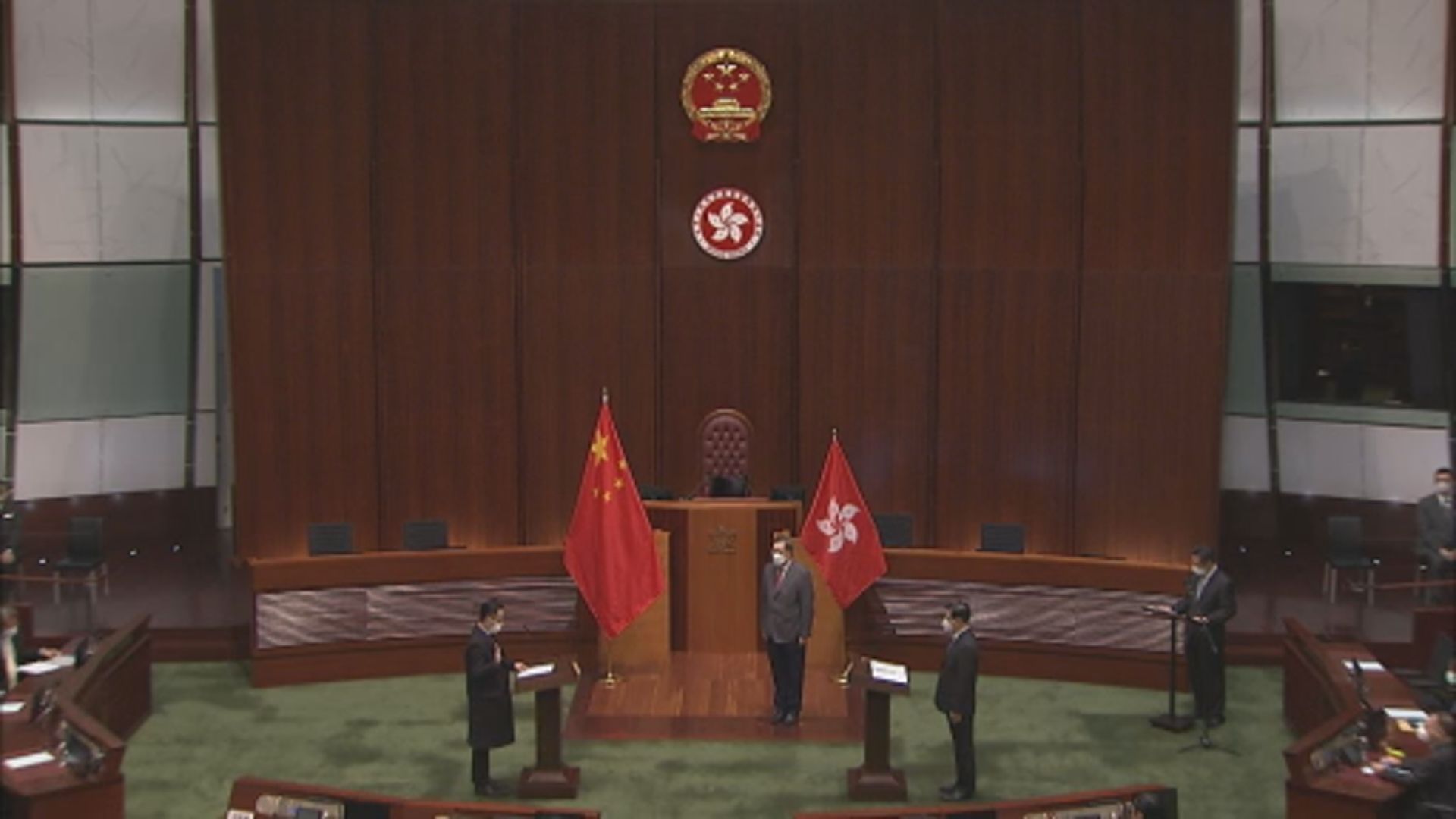 何敬康、尚海龍等四人宣誓就任立法會議員