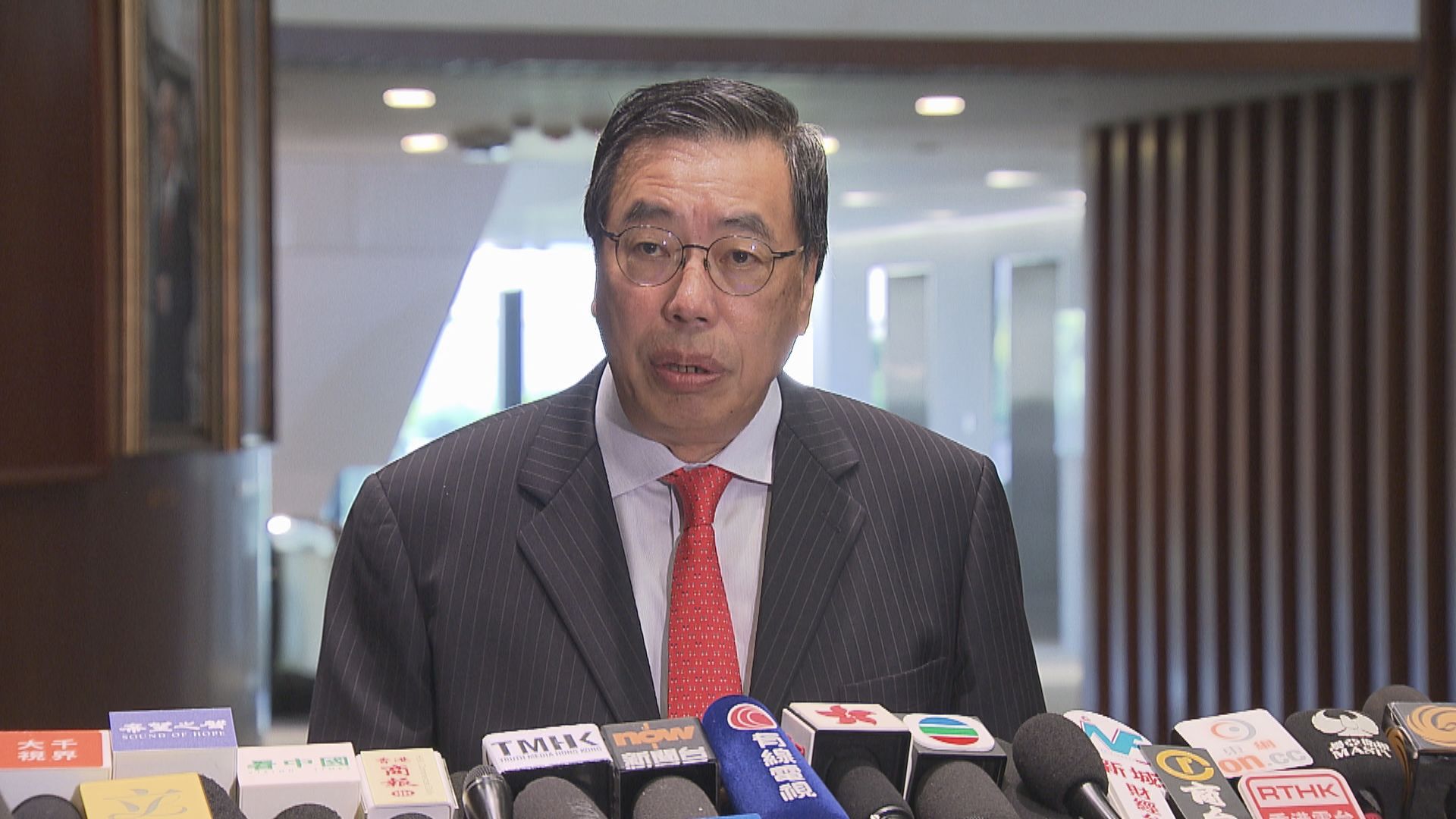 梁君彥拒絕提早召開立法會會議