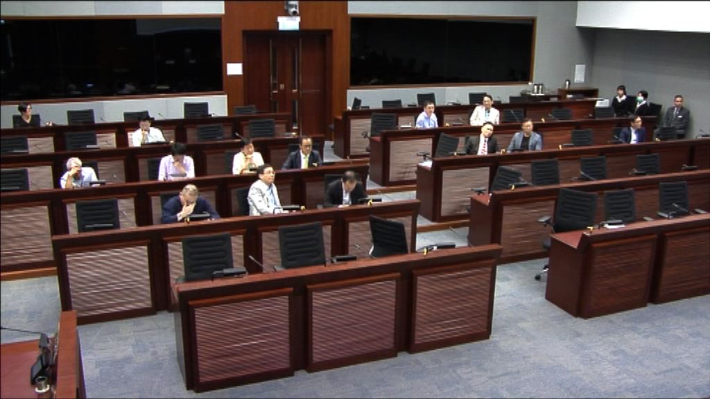 羅致光：五天侍產假是唯一方案 