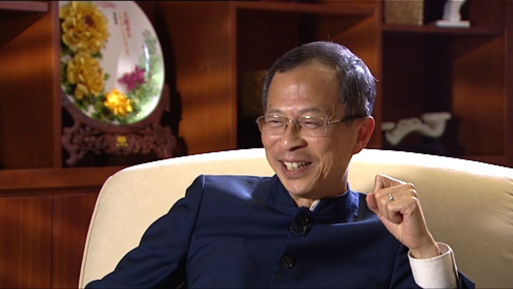 曾鈺成稱百分百支持行政長官