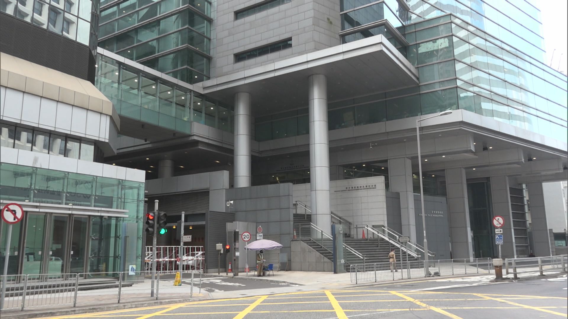 林鄭月娥李家超鄧炳強收白色粉末信件　初步相信沒危險成份