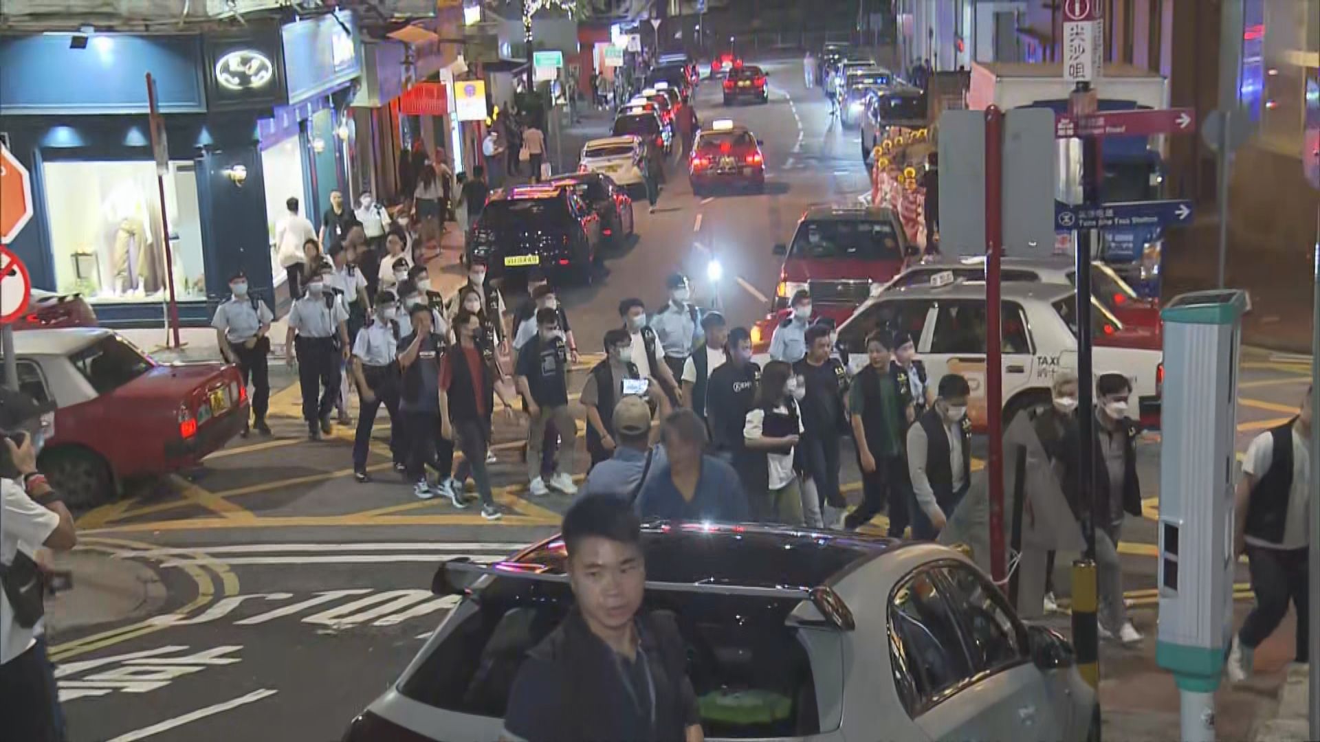 警方尖沙咀反罪惡行動 巡查娛樂場所