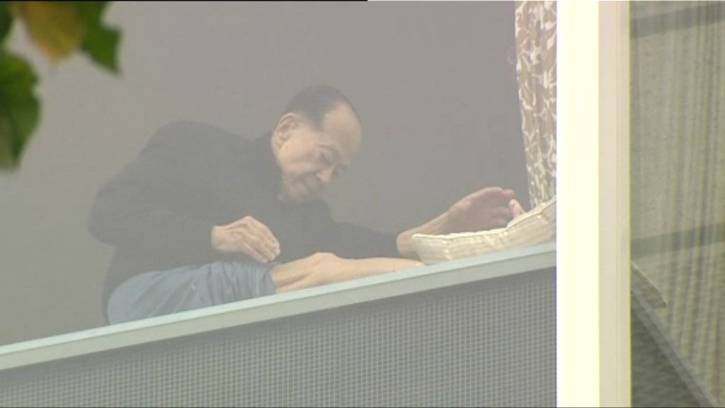 李嘉誠公布退休後首天暫未有外出