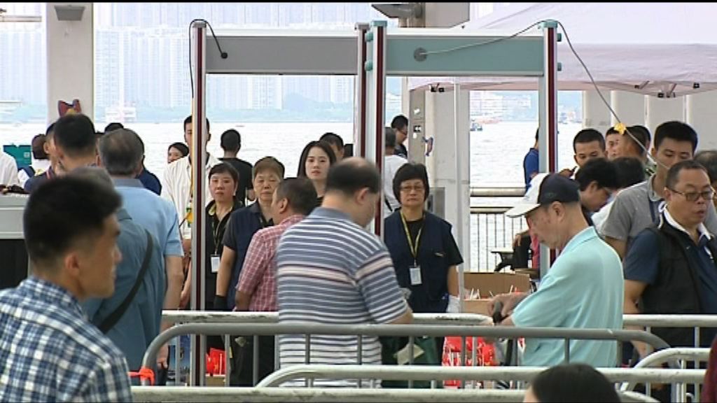 遼寧艦訪港　市民登船前需接受安檢