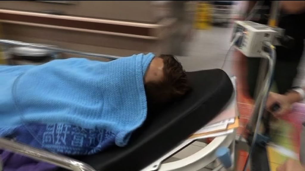 九龍城男子疑被淋腐液受傷送院