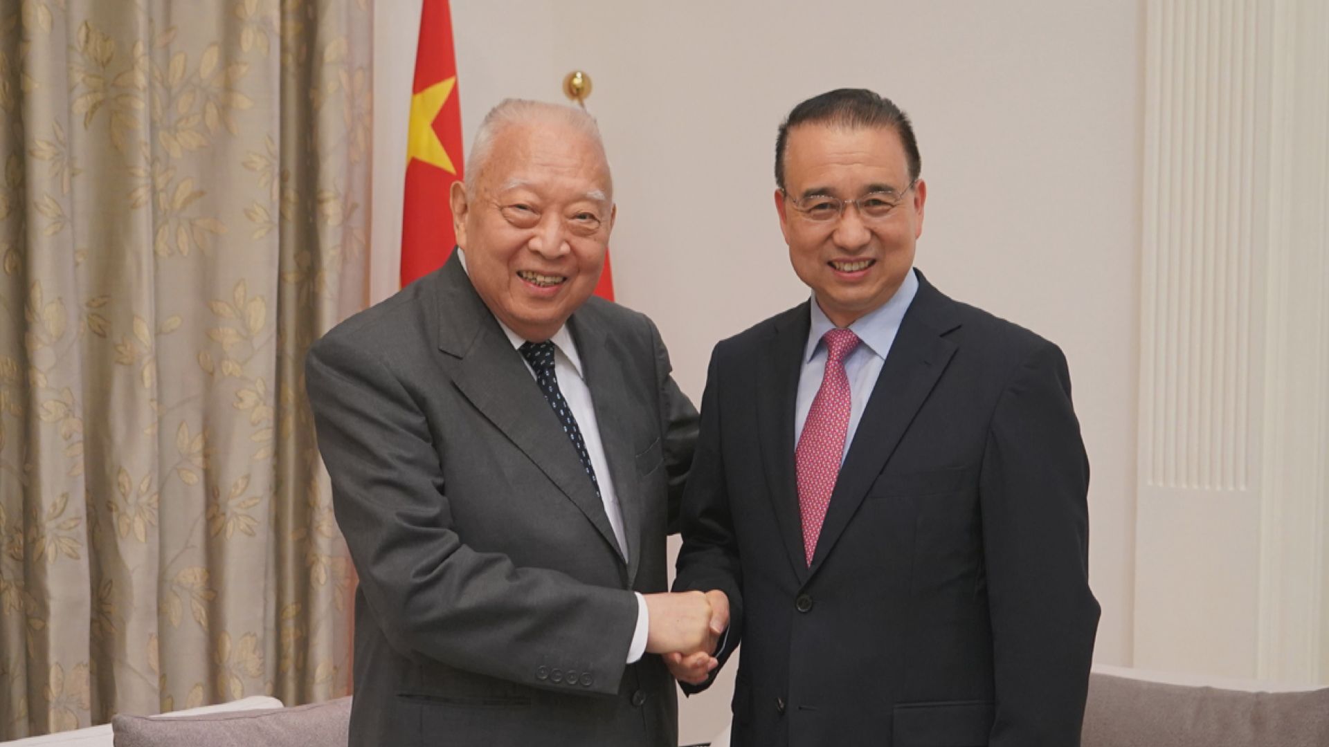 劉光源拜會董建華　對一國兩制貢獻表示敬意