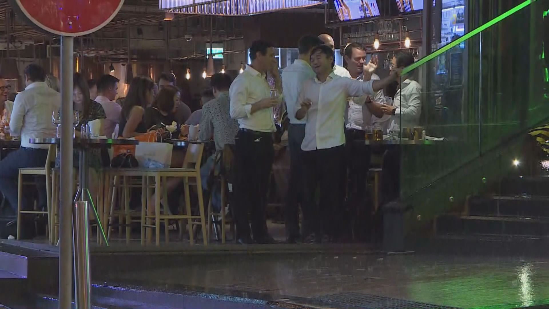 食環巡蘭桂坊　7食肆酒吧涉違防疫措施