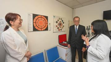 盧寵茂冀修讀專職醫療或護士學生畢業後貢獻香港