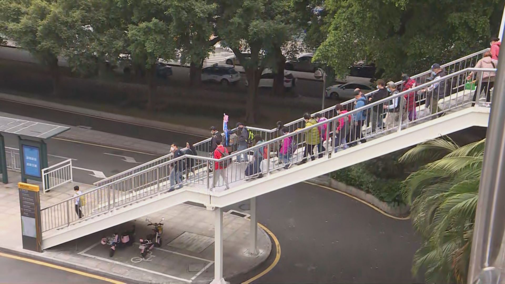 羅湖通關首日　香港旅行團出發到內地