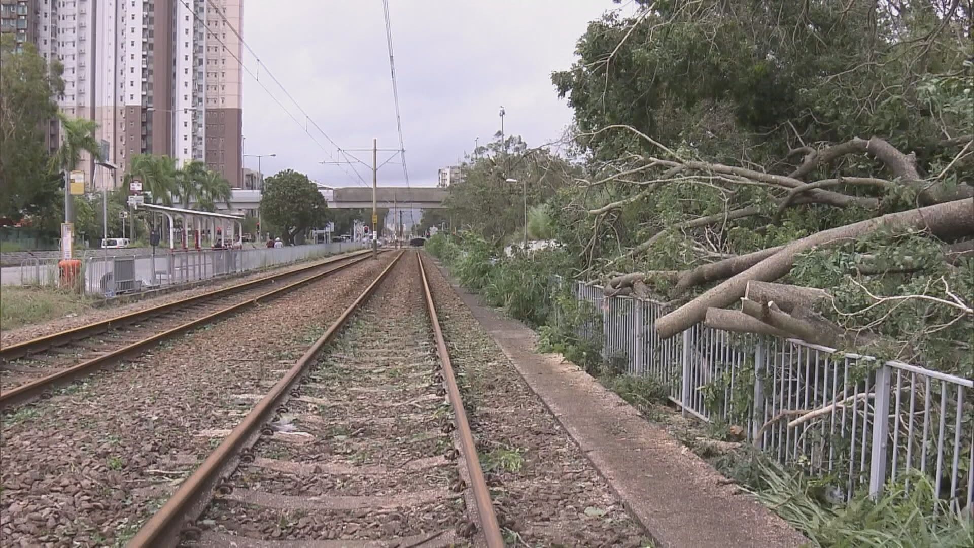 輕鐵多條路綫改道或暫停服務