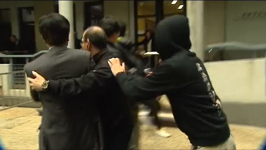 嶺大生示威　校董會臨時取消