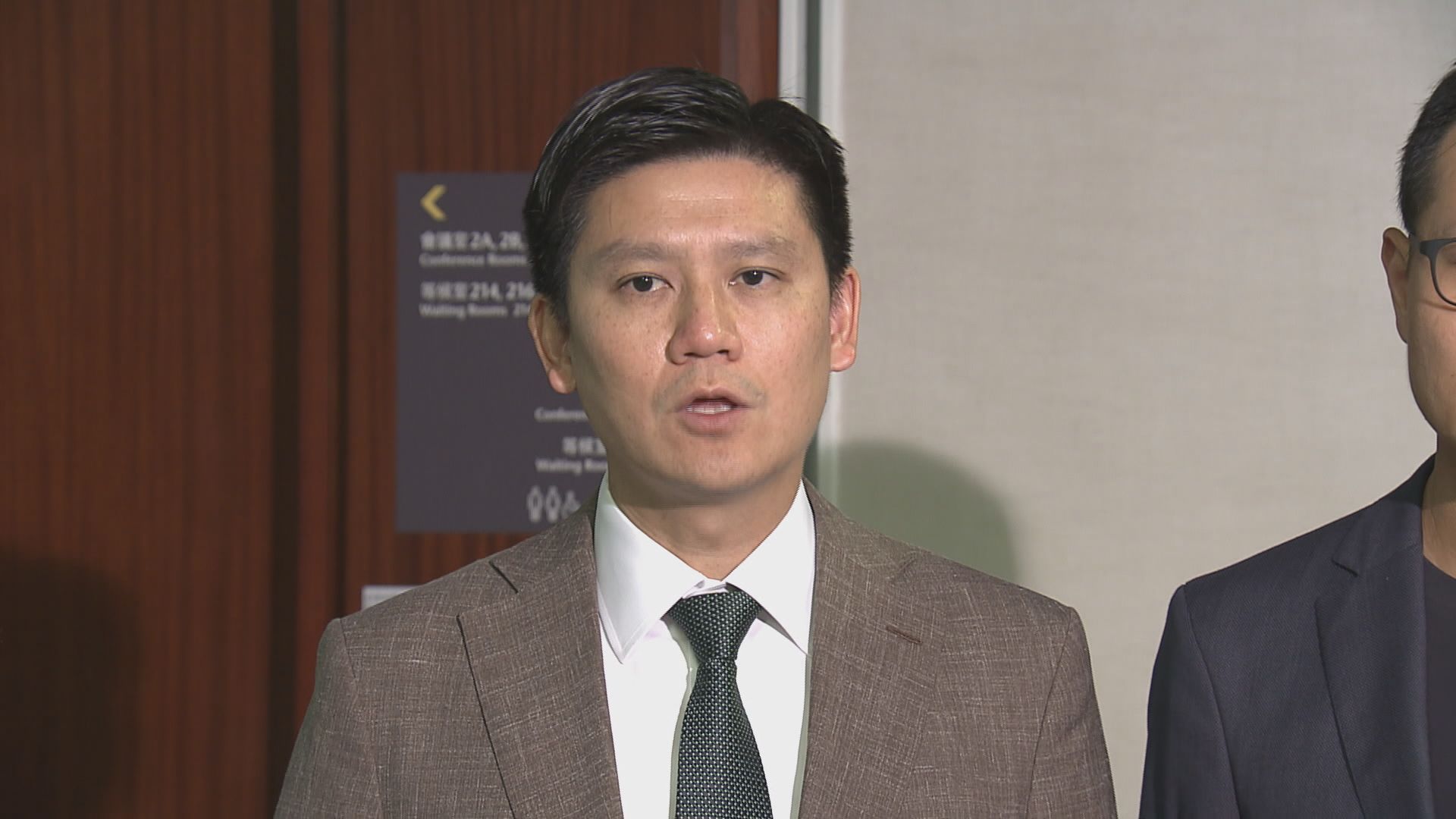 有議員歡迎「行李門」事件裁決