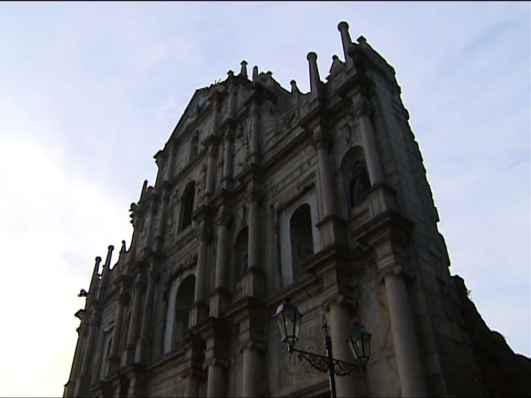 【經濟萎縮】澳門打銀彈牌谷旅業