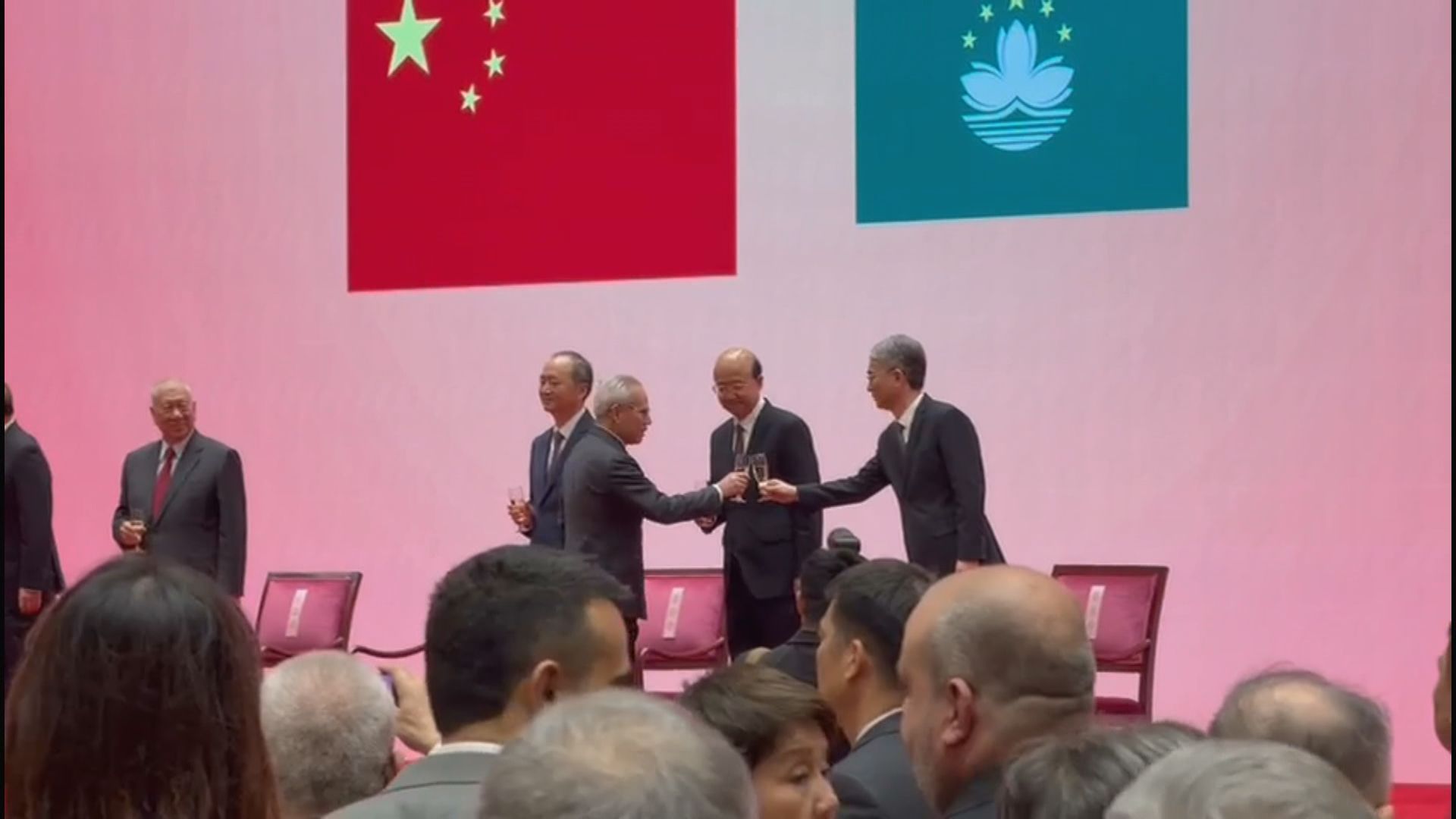 澳門舉行回歸26周年升旗儀式　岑浩輝：維護城市安全不能鬆懈