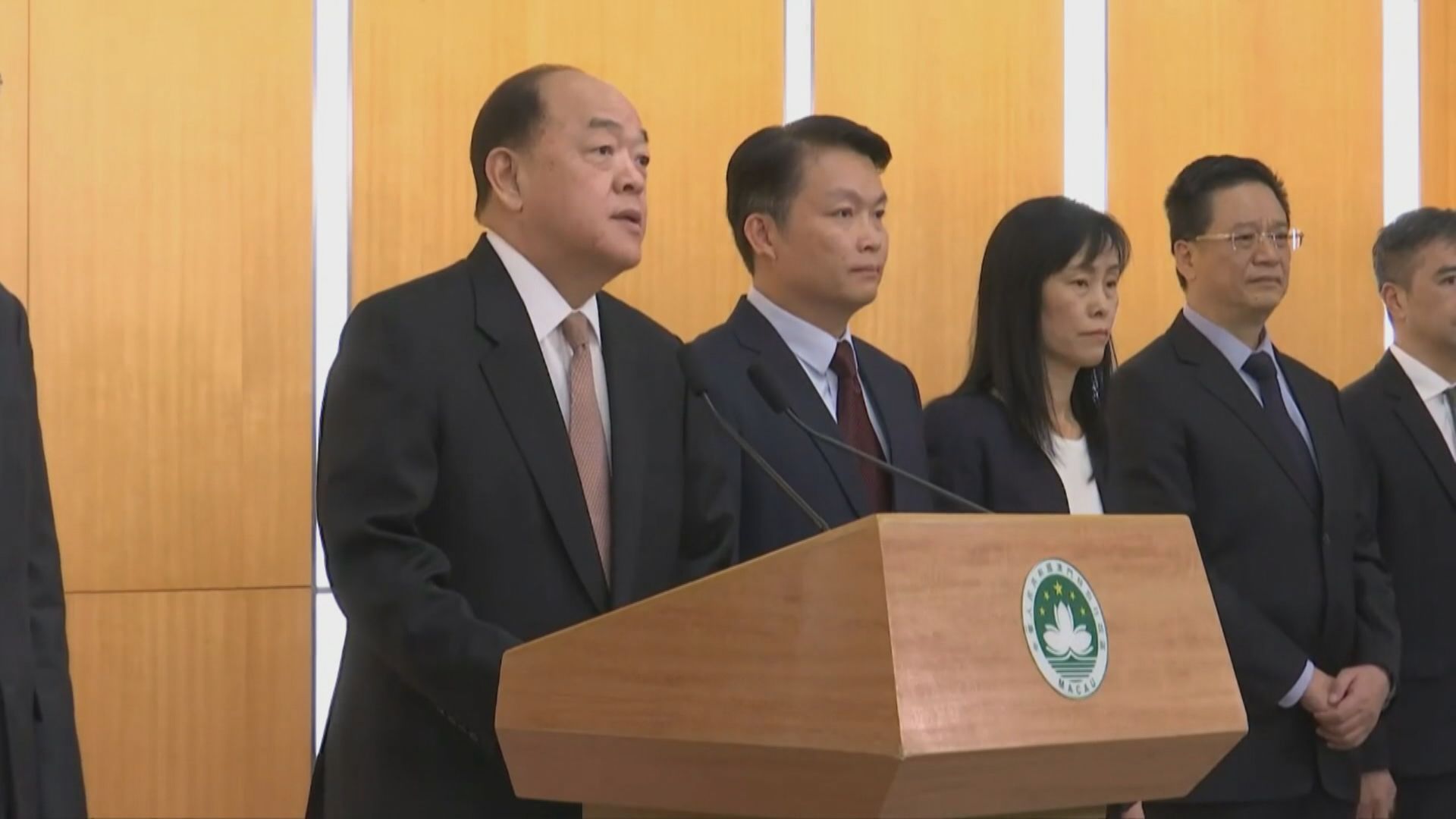 澳門候任特首賀一誠率領新班子見記者