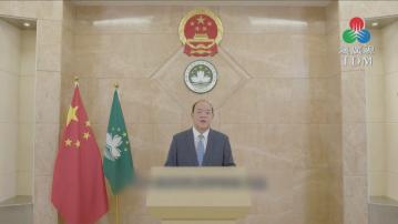 賀一誠休假逾一月後首次露面