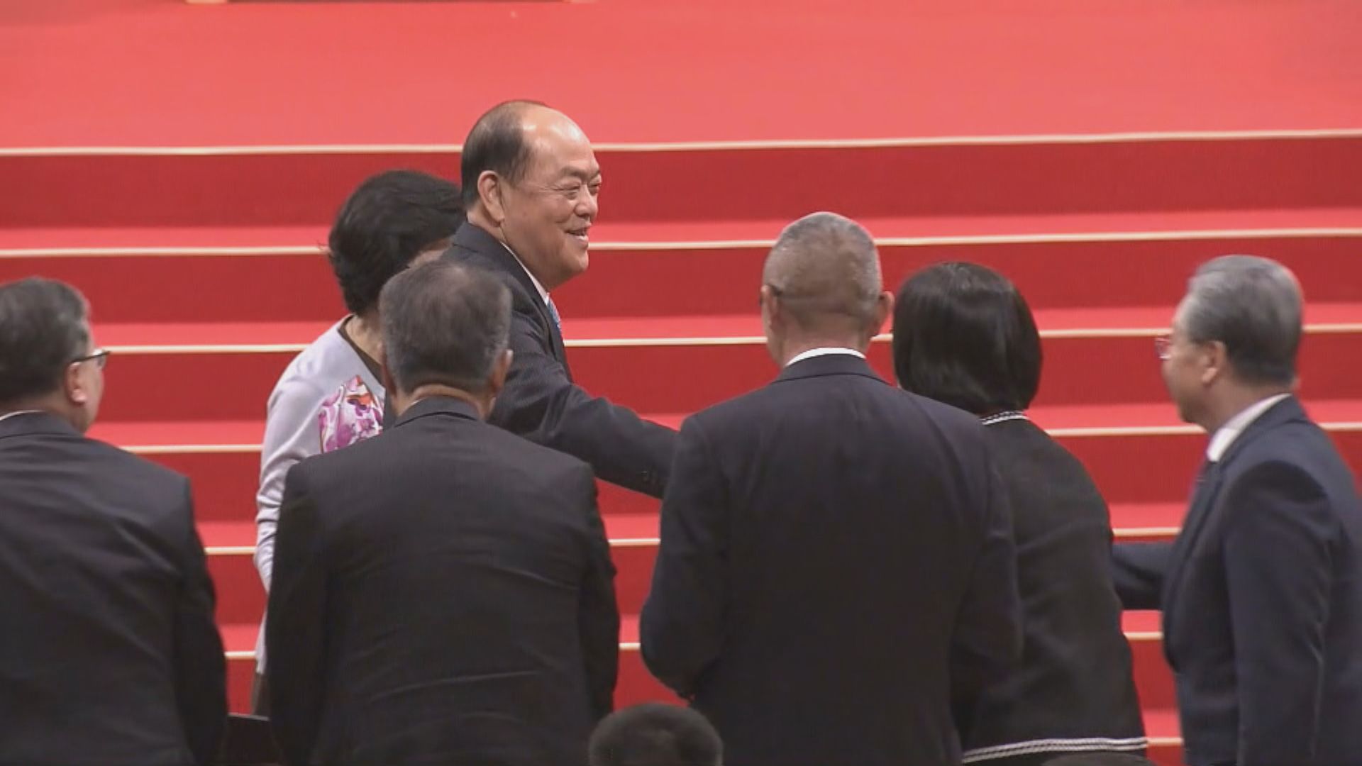 賀一誠離任後繼續為國家及澳門特區服務