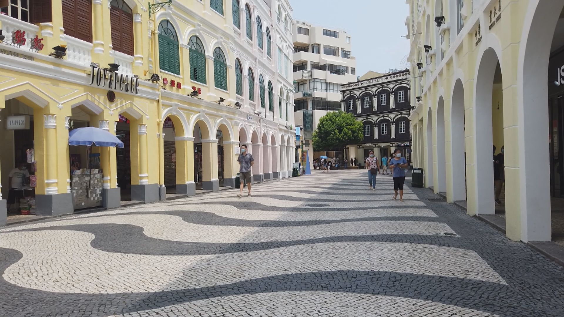 澳門政府下月起分批向每名永久性居民派發一萬元