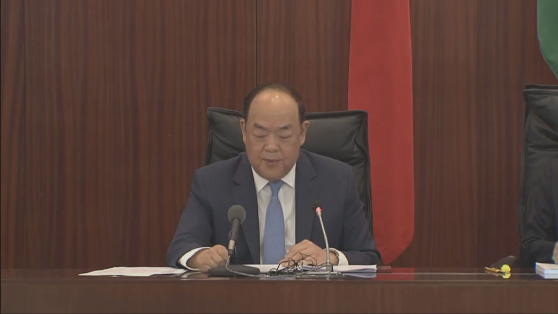 賀一誠公布施政報告　澳門永久居民每人獲派一萬元