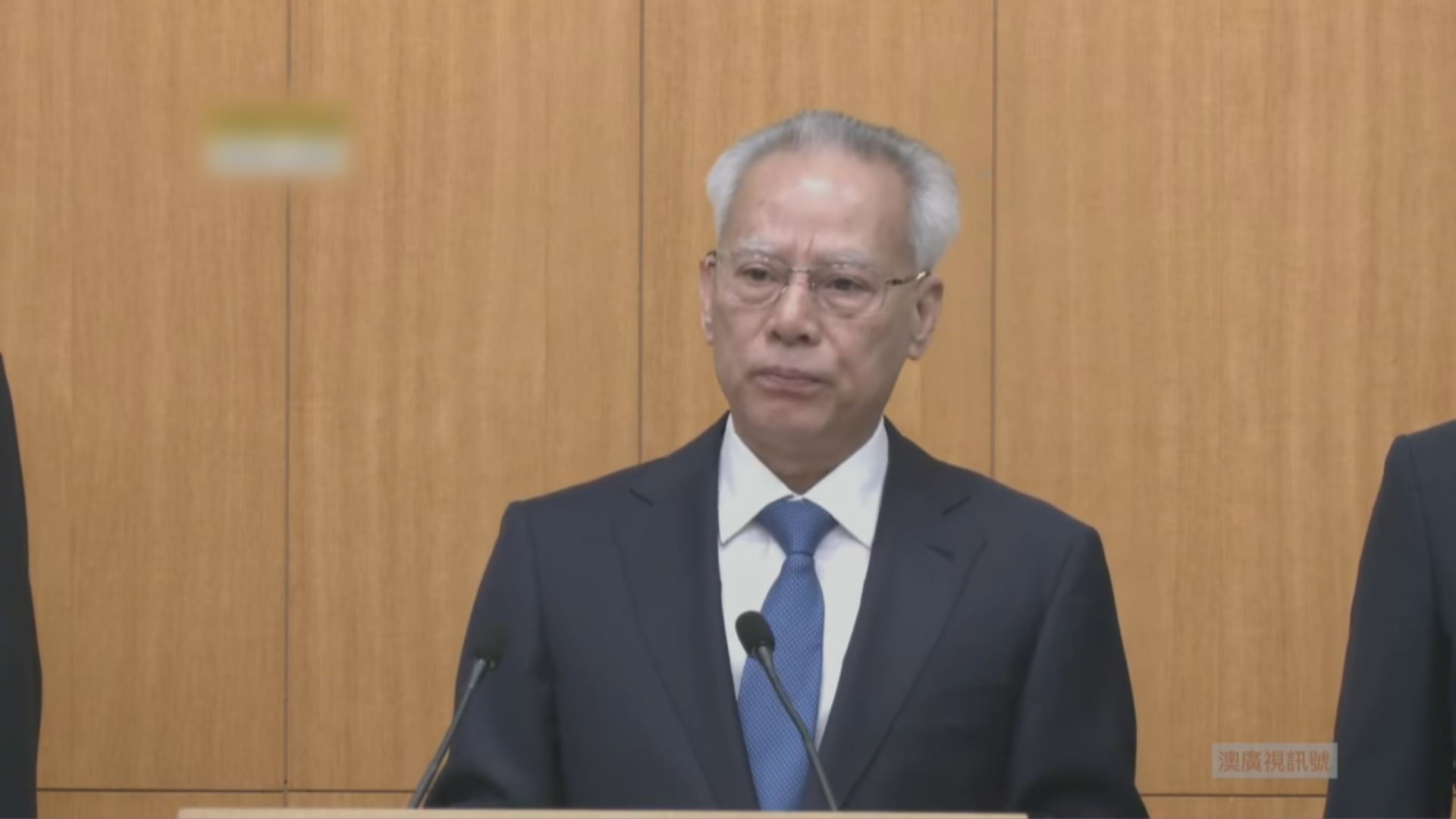 岑浩輝率候任主要官員見記者　上任後與李家超商港澳互相促進發展