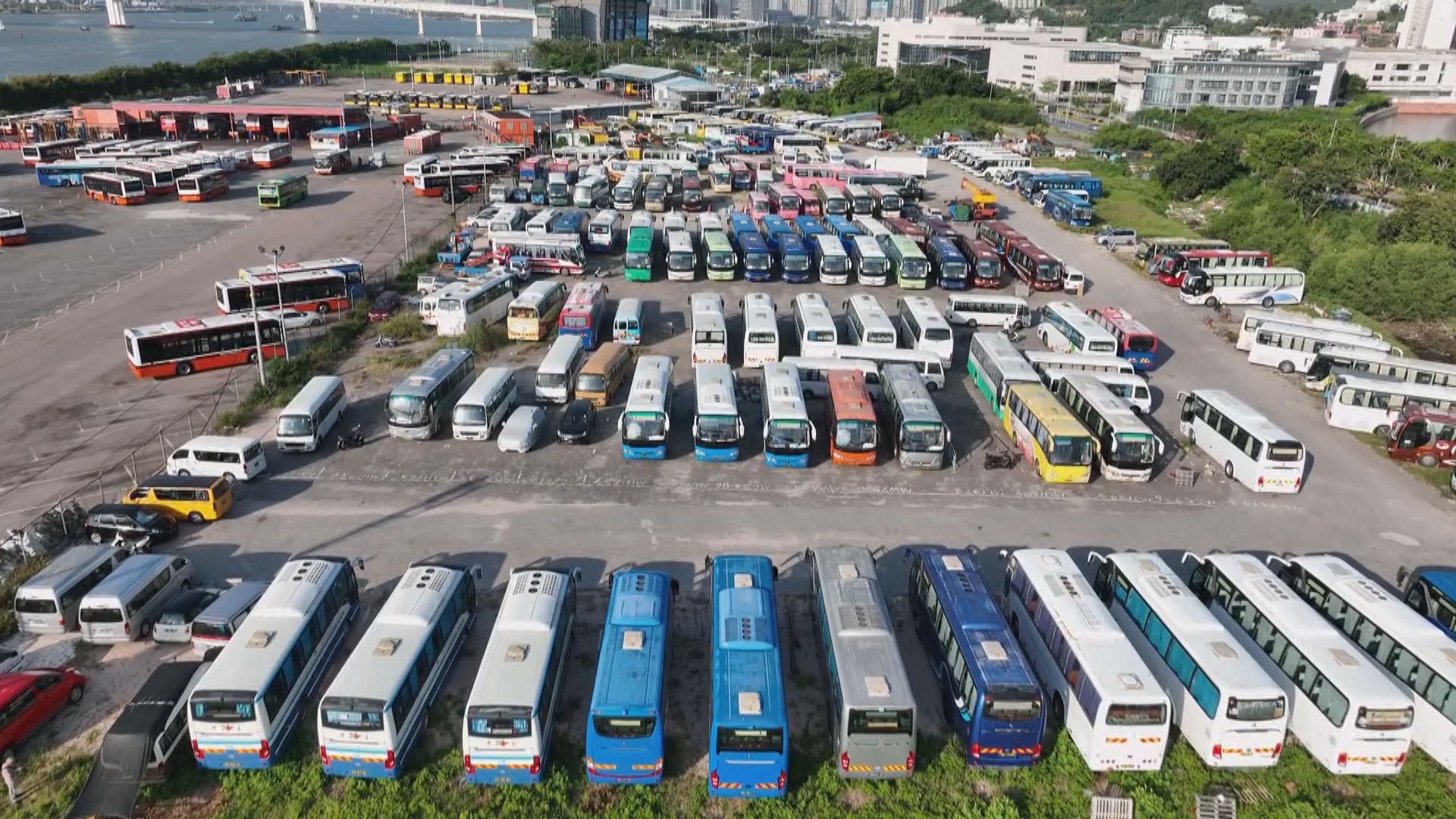 澳門逾百旅巴長泊景點　業界冀內地團下月回歸生意倍增