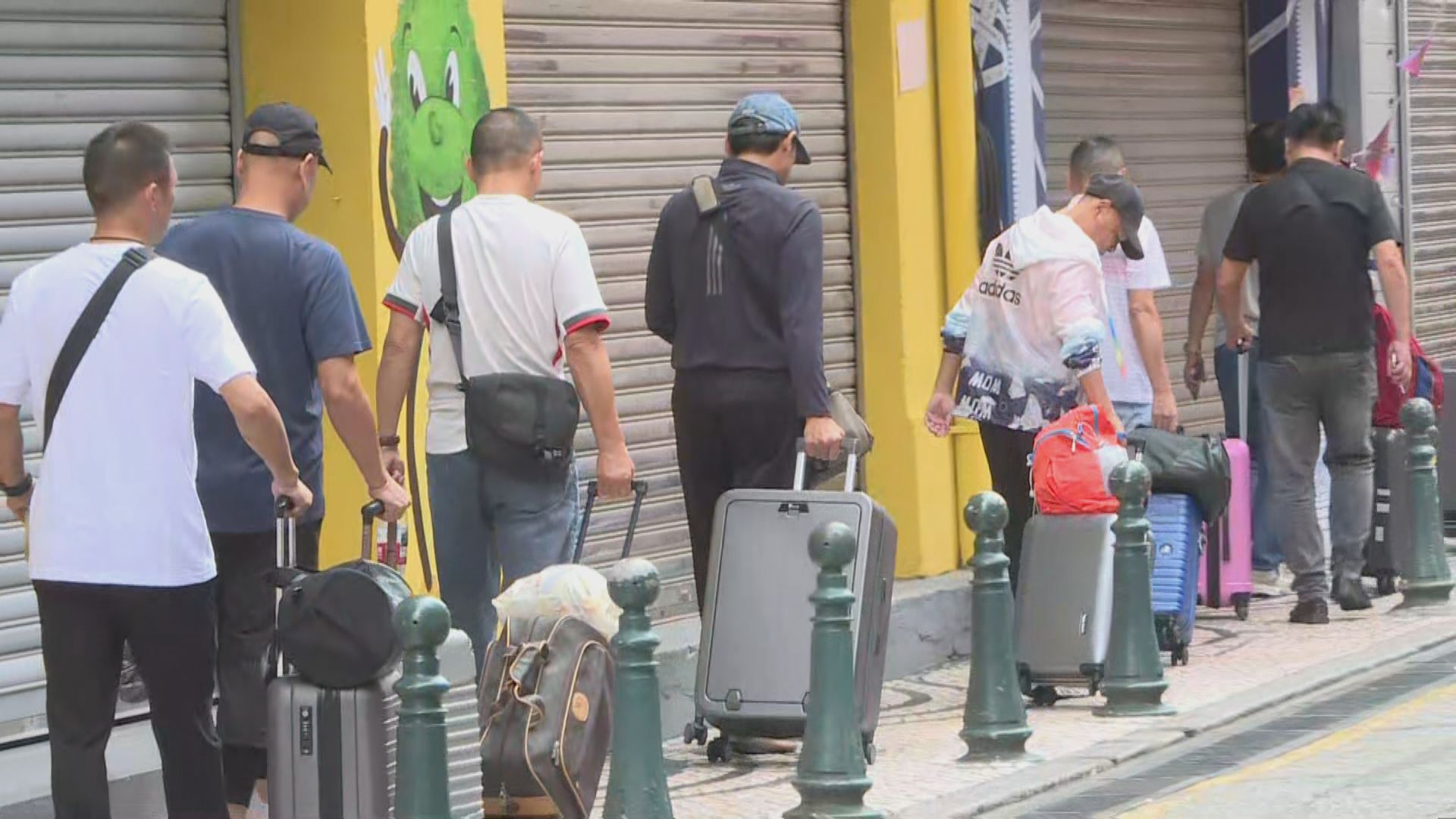 樺加沙吹襲｜澳門下午五時改發8號風球　居民加強防風措施