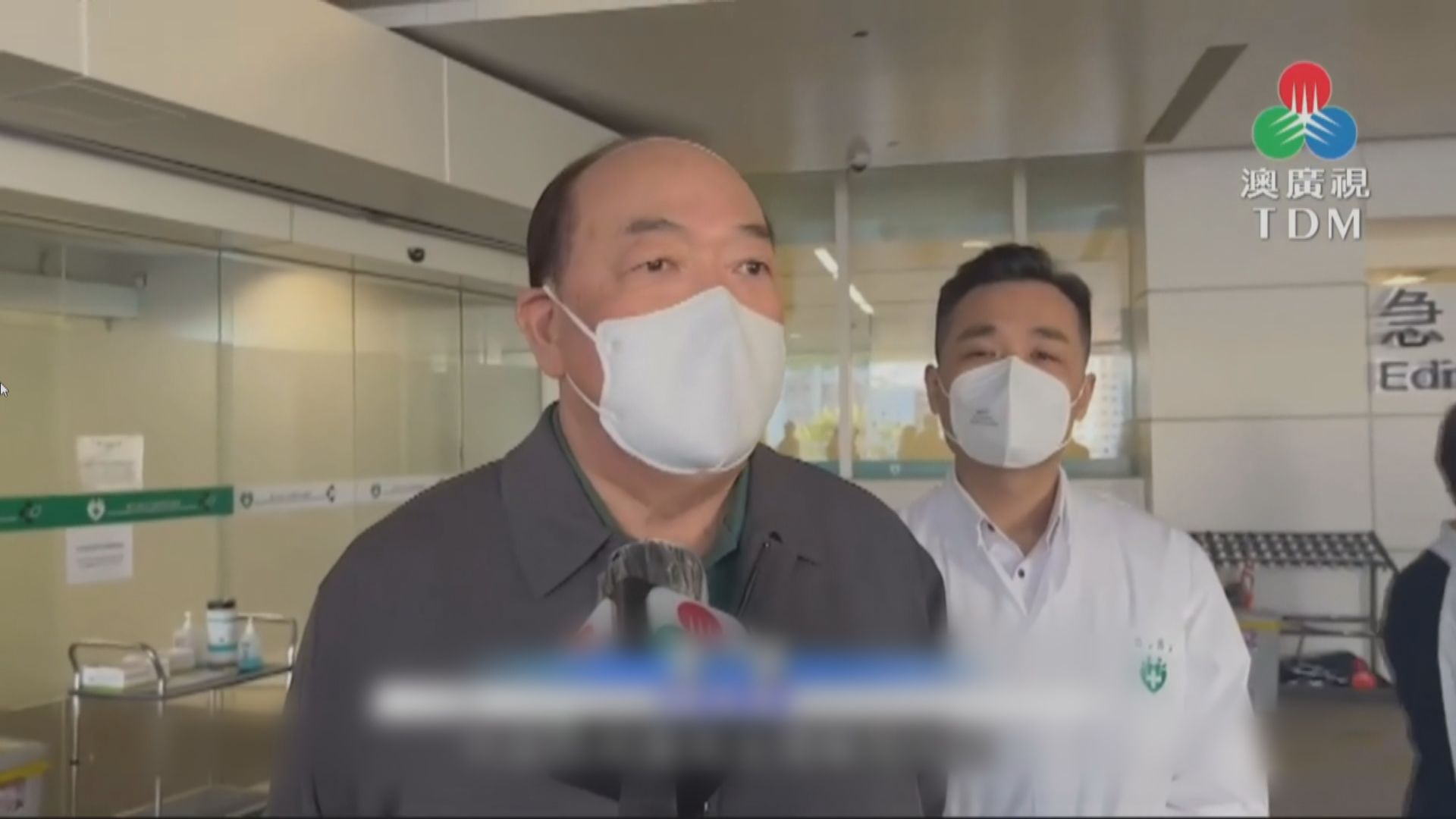 賀一誠到醫院為醫護打氣　相信高峰期後會復常