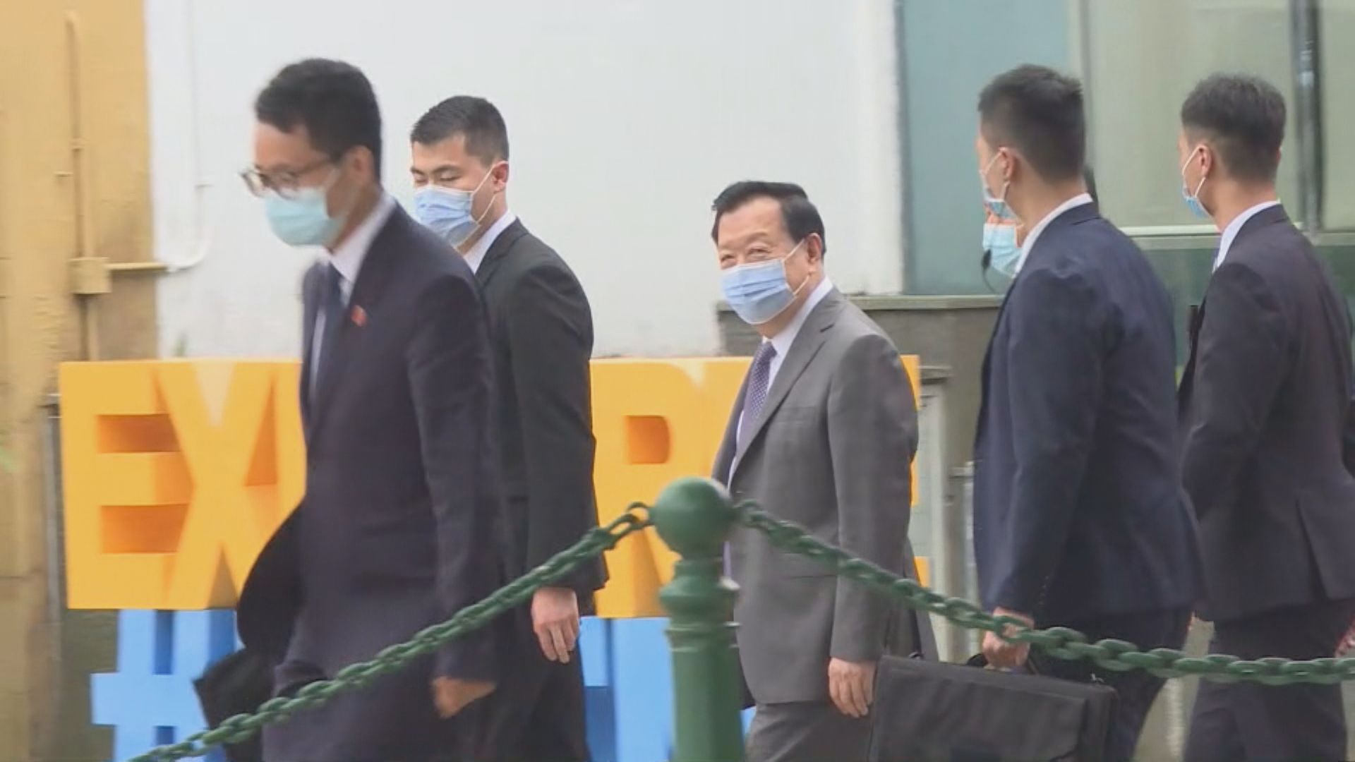 夏寶龍繼續澳門考察行程 到訪政府總部及立法會