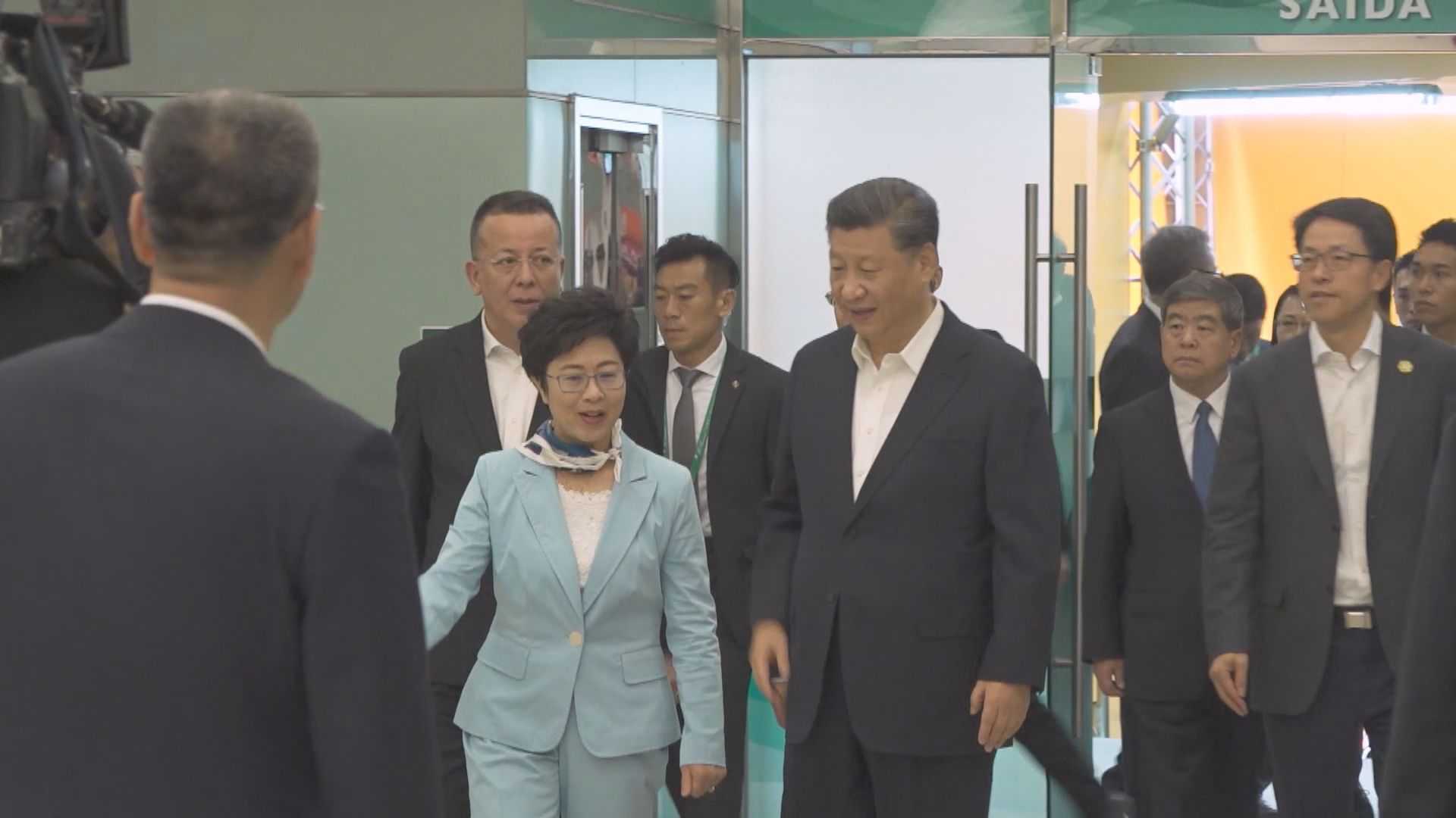 習近平到訪澳門第二天　參觀政府大樓及學校