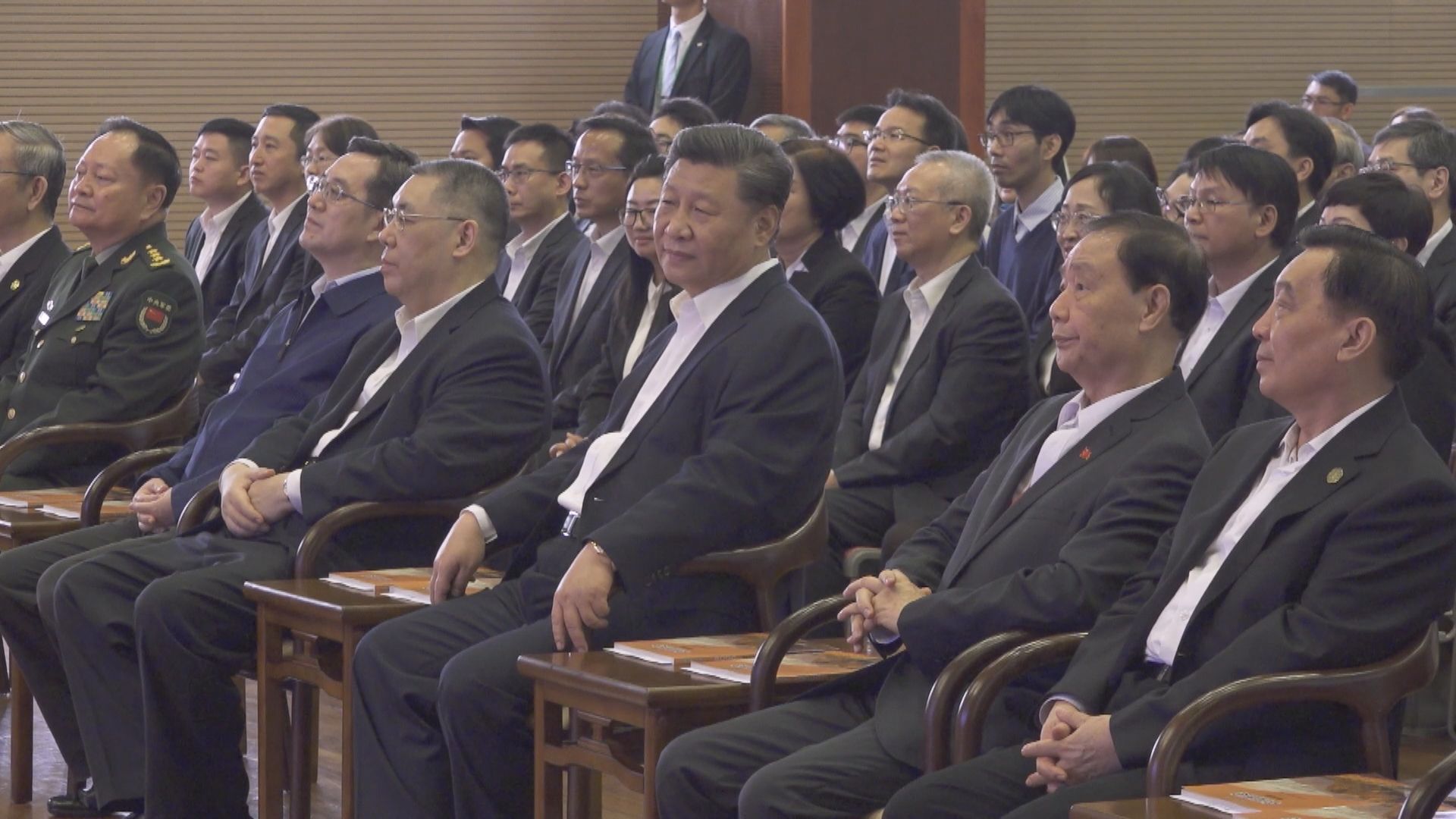 習近平逗留學校約50分鐘　期間出席歷史課