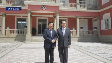 夏寶龍澳門考察第二日 落區與社諮會委員飲茶及交流